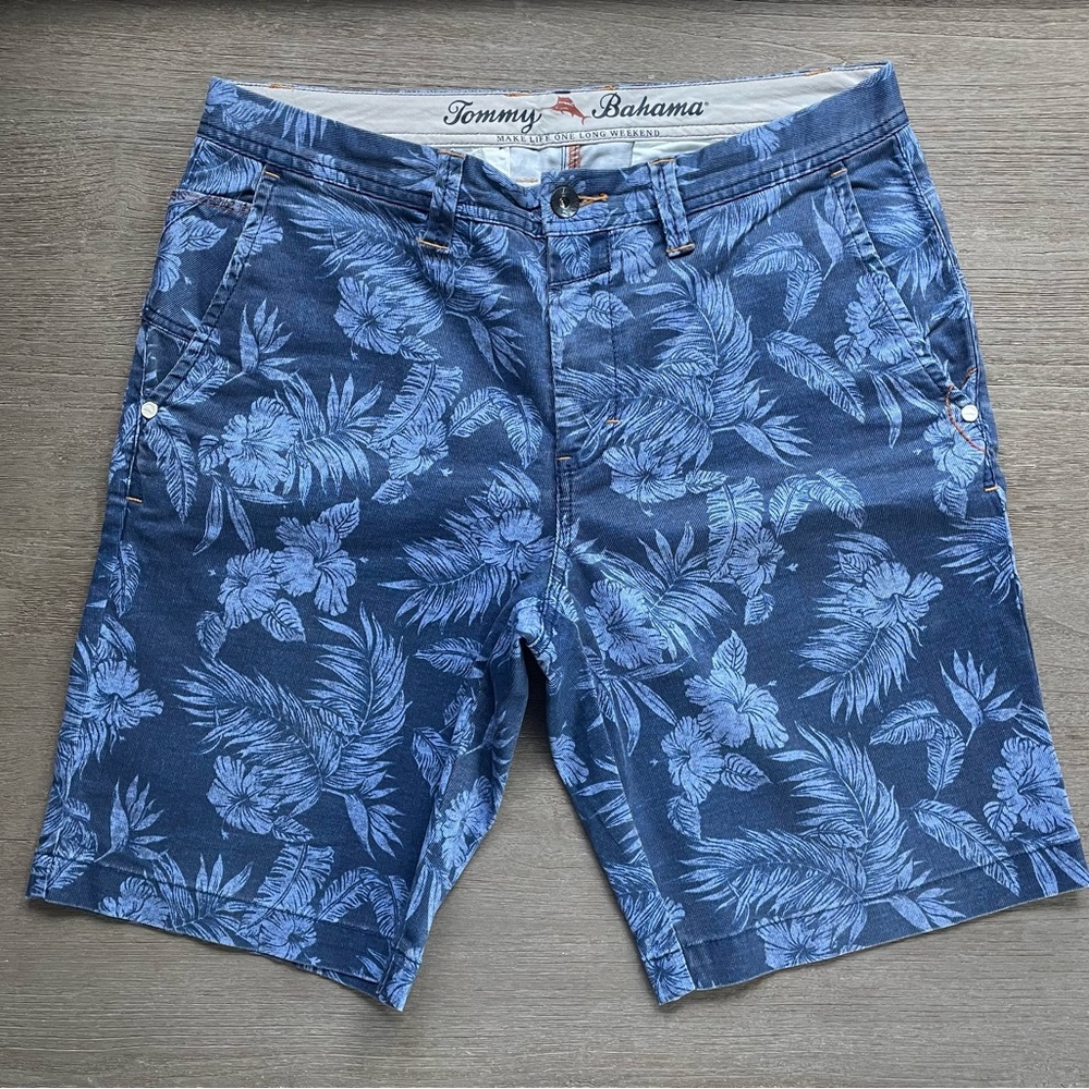 Tommy Bahama island fusion shorts size 32